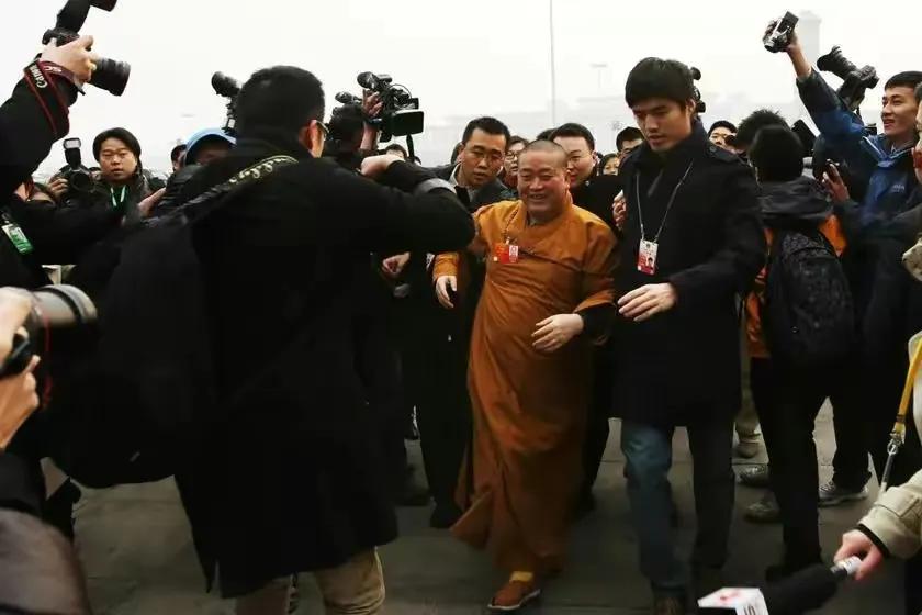 商业化的少林寺，是佛教的功臣还是罪臣？