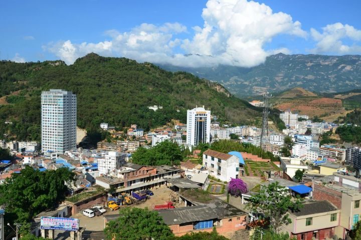 年轻人到底该不该回到小县城,为何年轻人都离开小县城