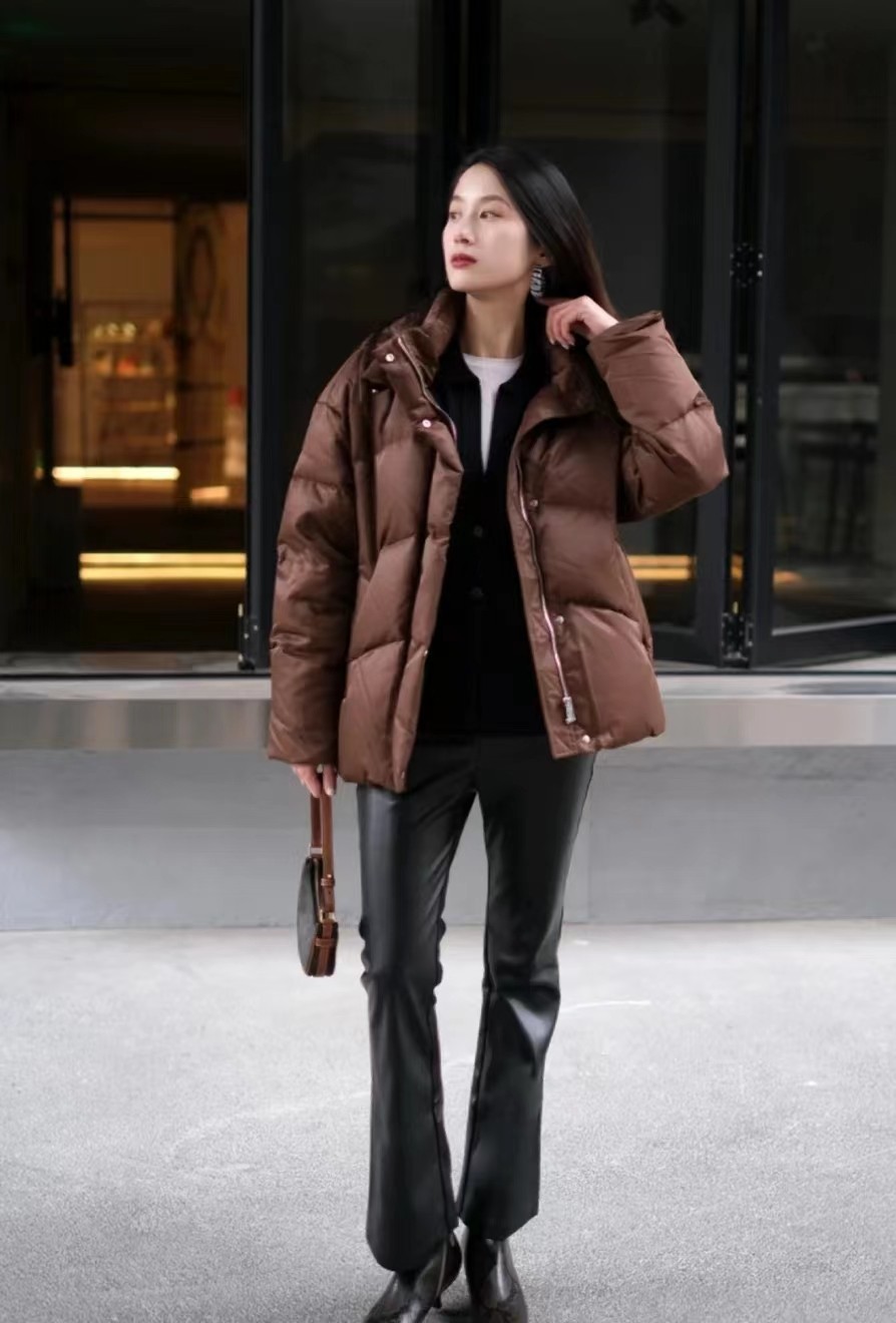 哈伦皮裤搭配羽绒服好看吗,皮裤穿搭冬季配羽绒服