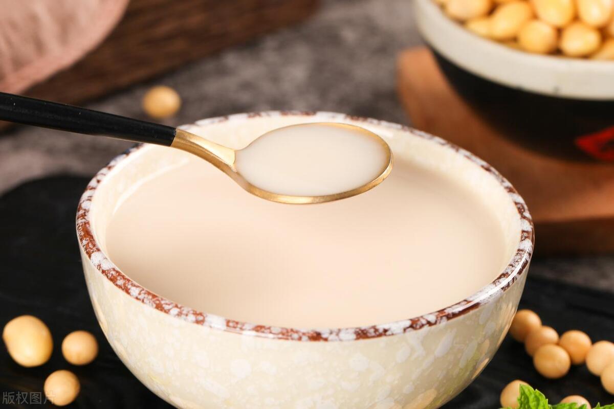 女性出现以下征兆说明开始衰老了,女人35岁开始衰老的征兆