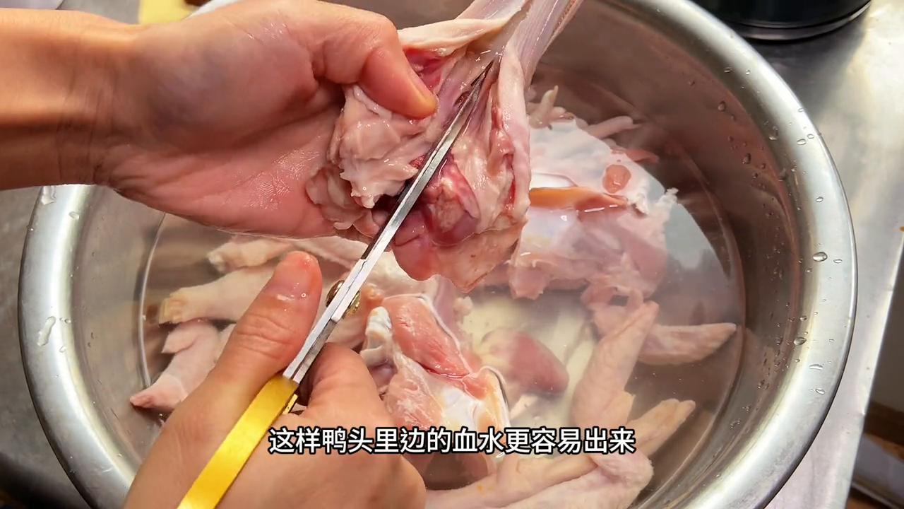 最正宗的周黑鸭辣,周黑鸭经典口味和甜辣味