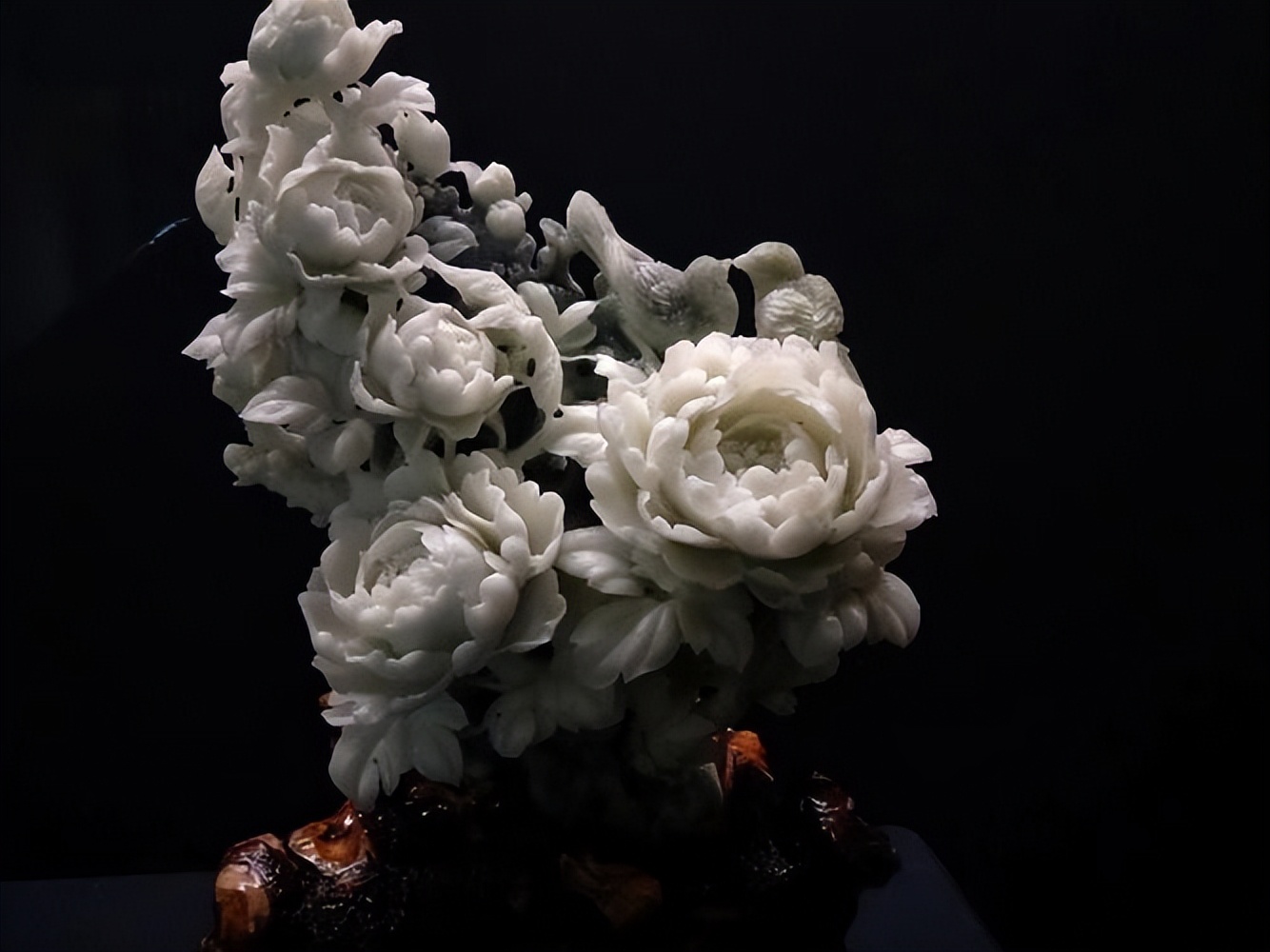 玉雕承载了中国人哪些文化,玉雕走仿古还是现代玉雕