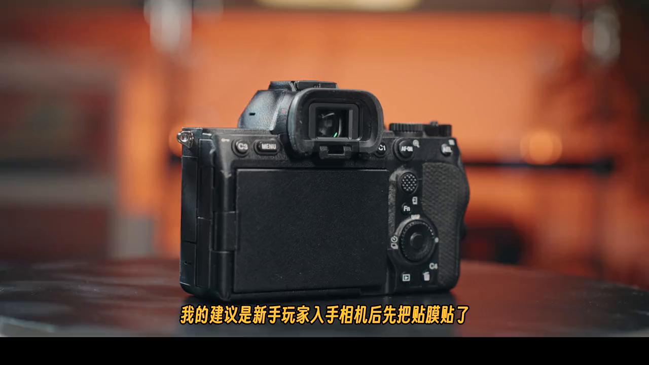 a7m4装了兔笼如何卸电池,索尼a7m4装底座还是兔笼