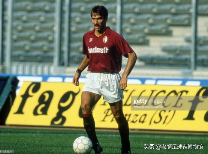 难道是卡尔美的错，被银河战舰坑惨的球员，为什么都穿joma球鞋