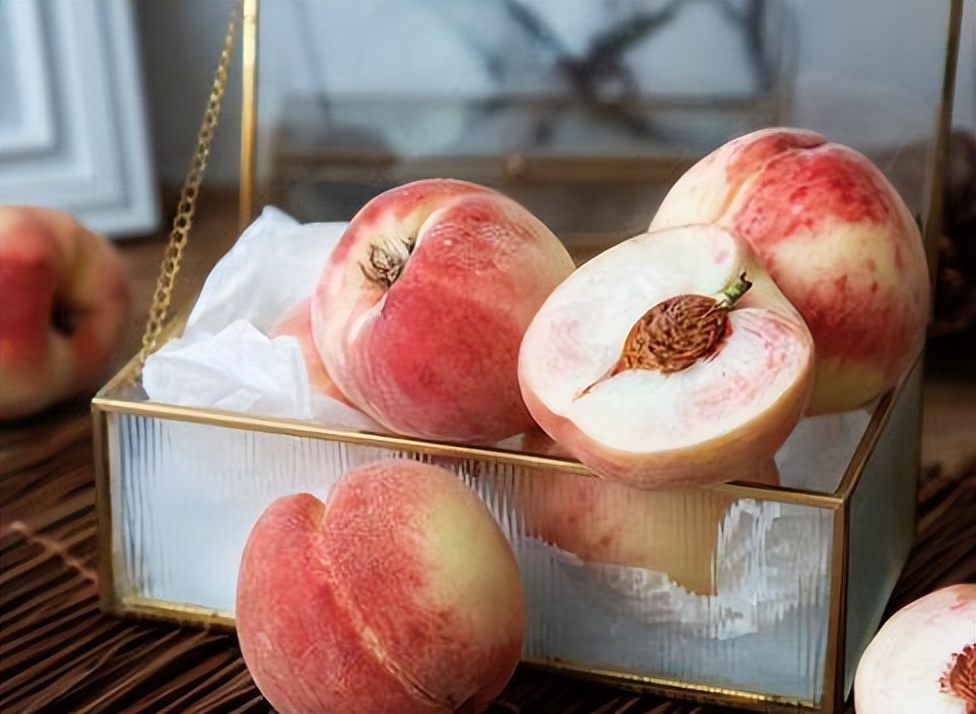 桃子四种人不宜吃,桃子哪些患者不能吃