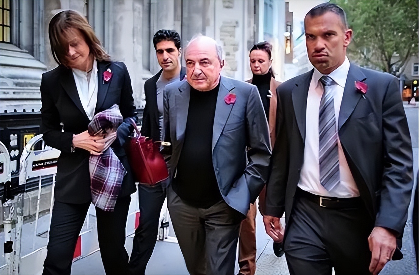 别列佐夫斯基寡头,俄罗斯寡头别列佐夫斯基之死