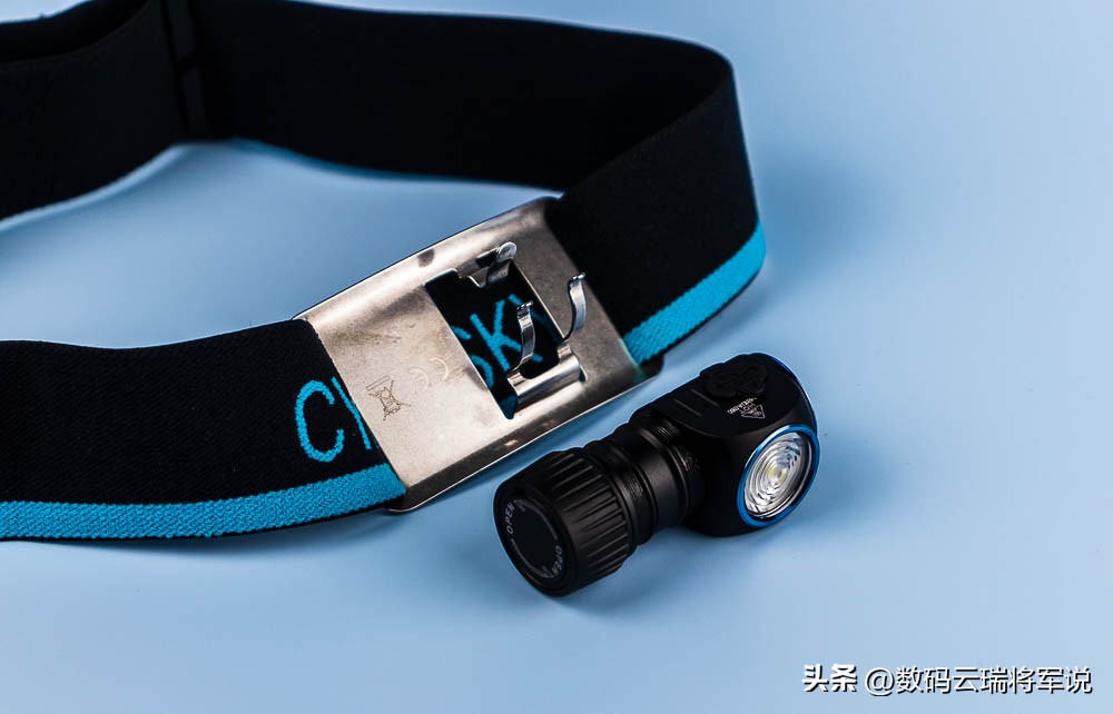 夜晚骑行照明好选择多功能L型迷你可充电头灯CYANSKYHS3R