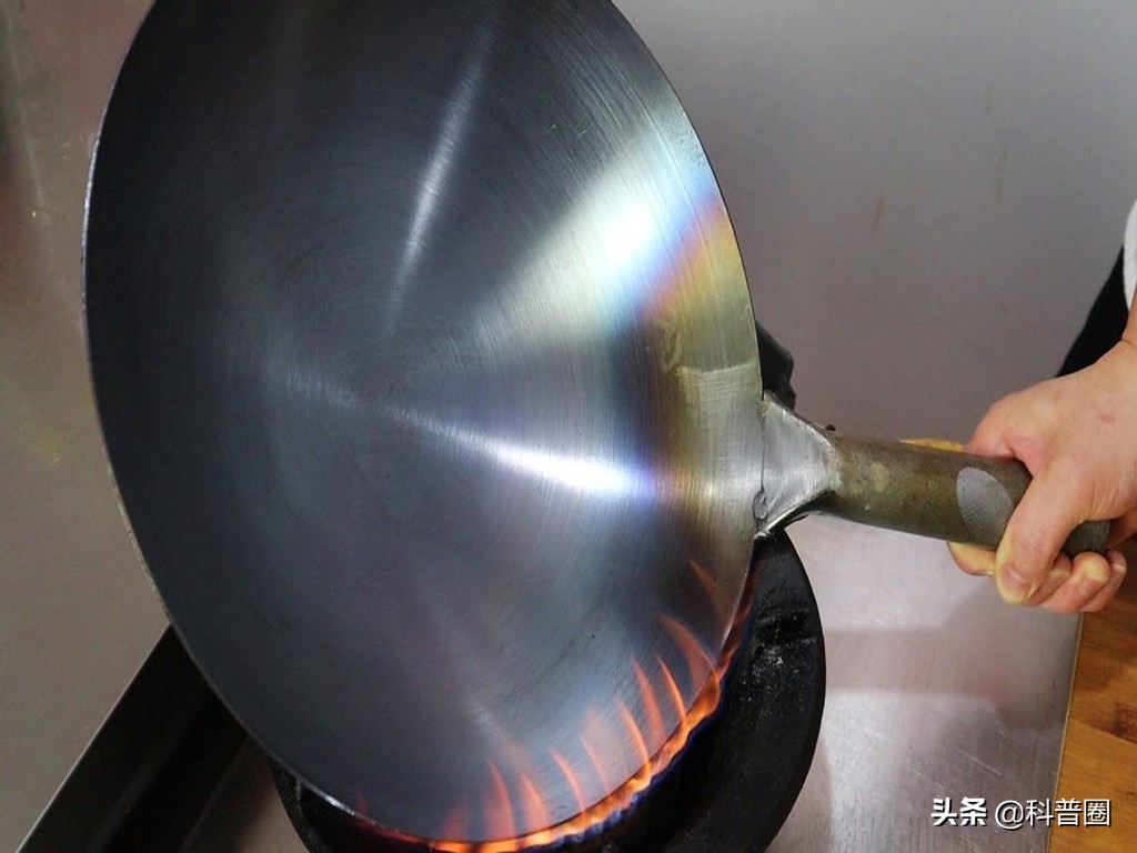 化工桶做的铁锅有毒吗,央视曝光毒铁锅