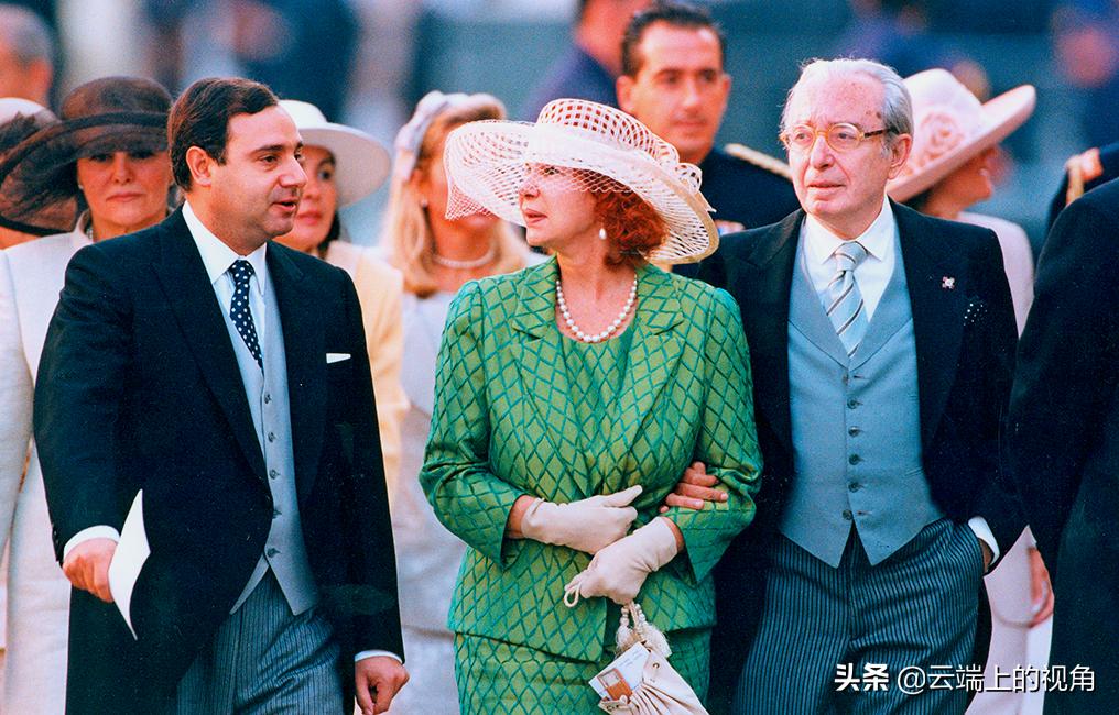 西班牙公爵是个整容怪咖，她用亲身经历告诉人们有钱也买不到美貌