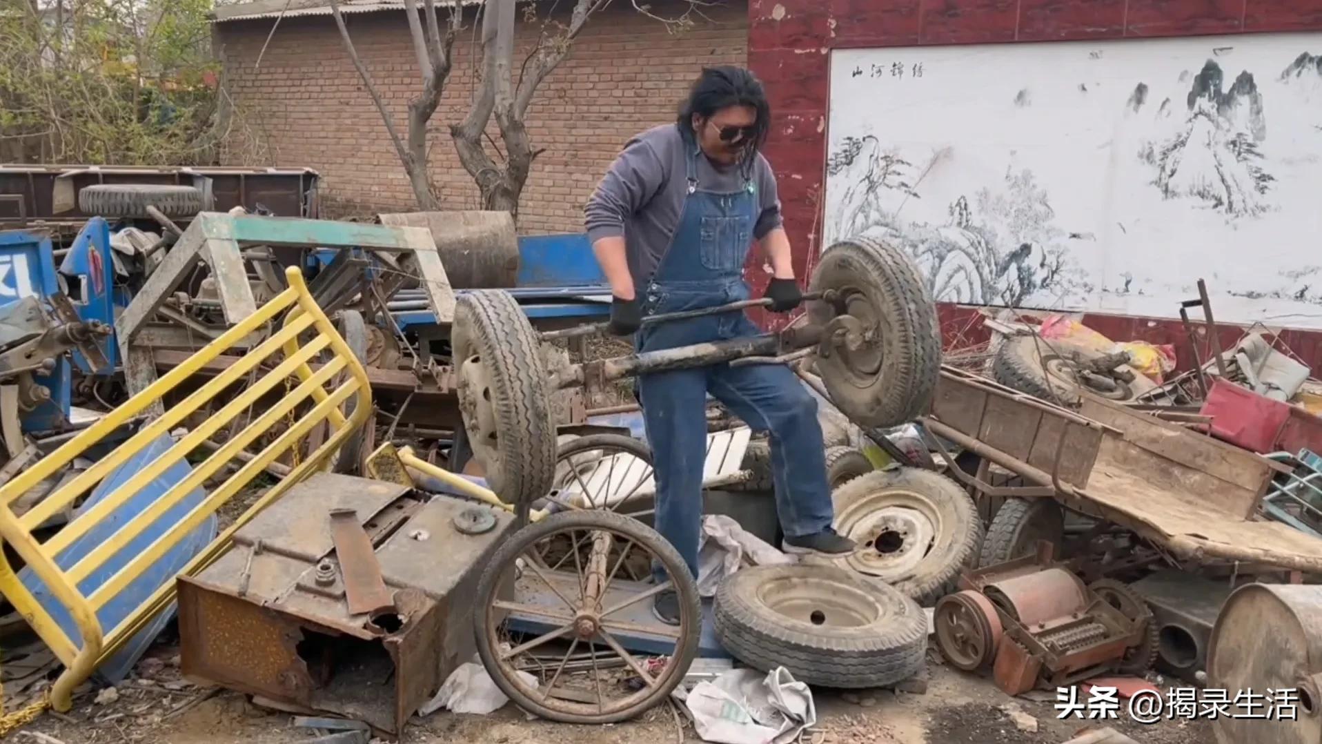 小伙30岁了还“不务正业”，靠无用发明走红，高调做事低调做人