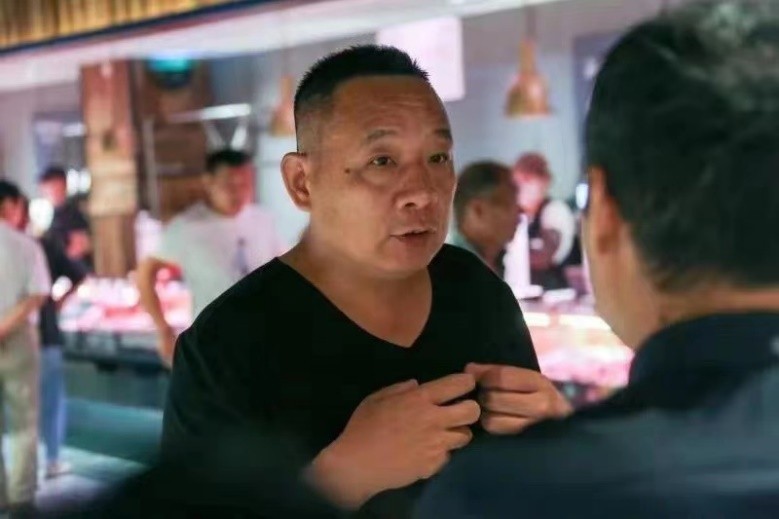 胖东来加班一次罚5000,95%的钱分给员工