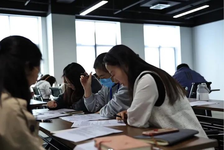 大学生+重点群体：“武清这孵化基地，我们喜欢！”