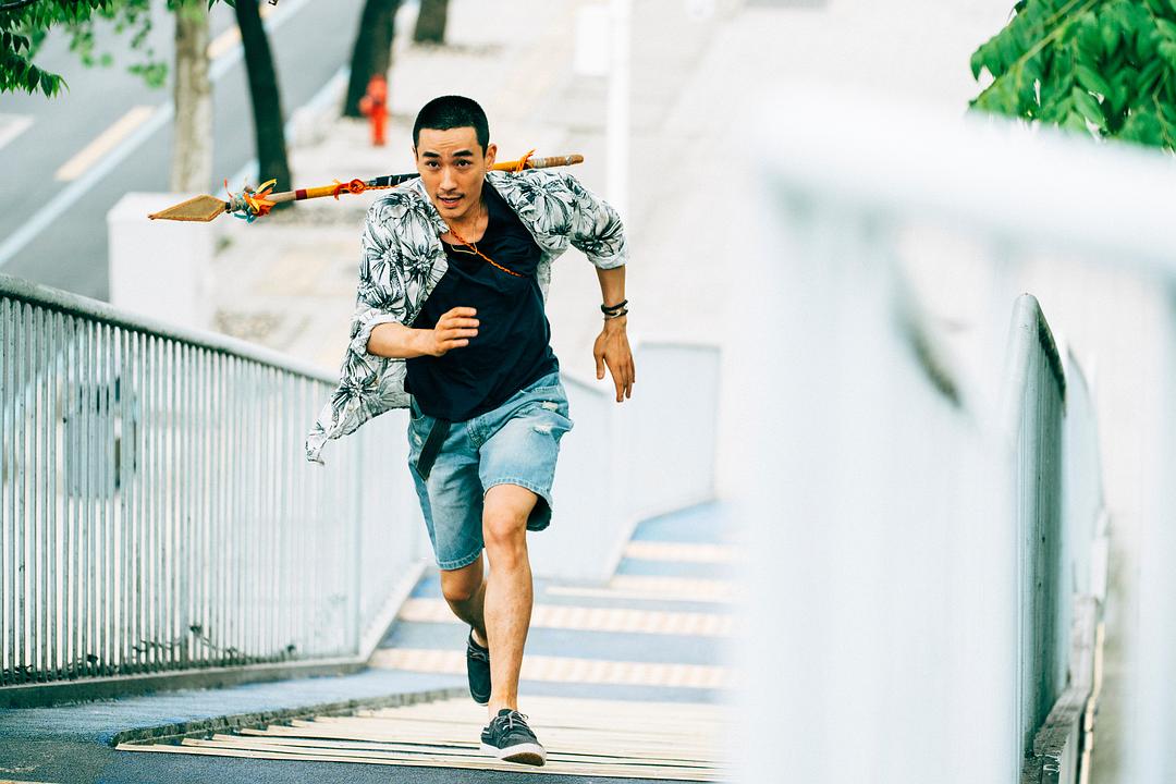 给2022年“进步最大的十位男演员”排个名：靳东第十，王骁第二