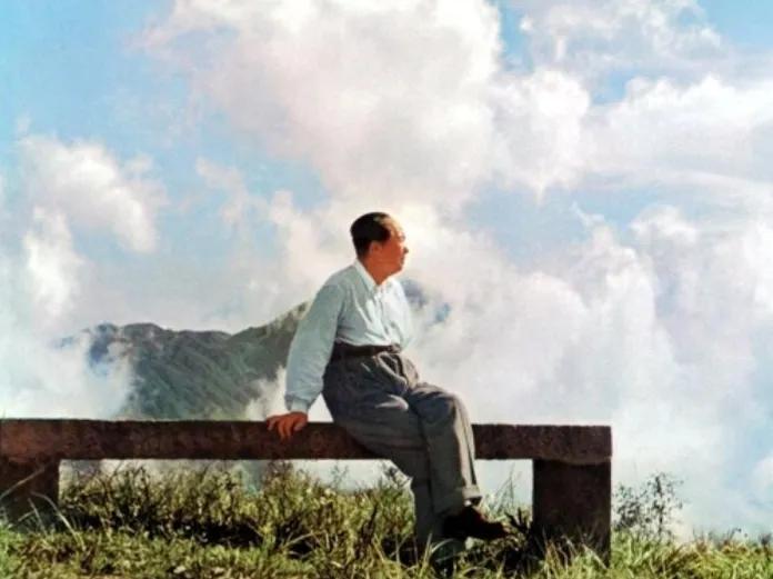 第一代90后开始读毛选,关于毛选的书籍推荐