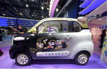 “马”力十足迎端午奔腾小马