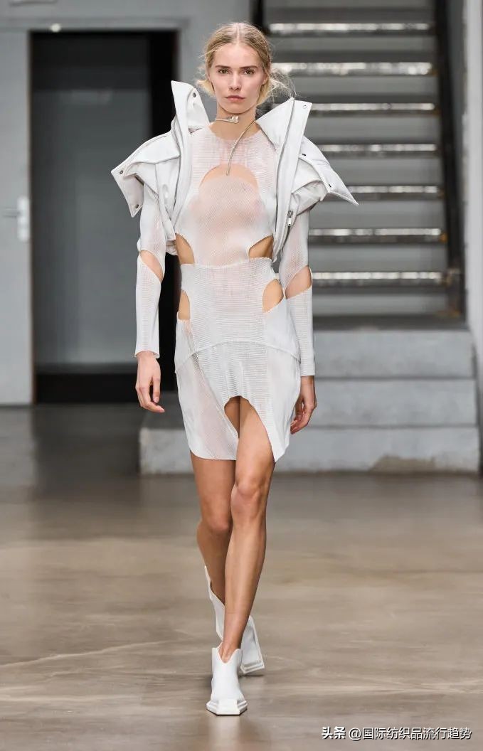 娜扎束脚哈伦裤,娜扎单眼皮连体裤