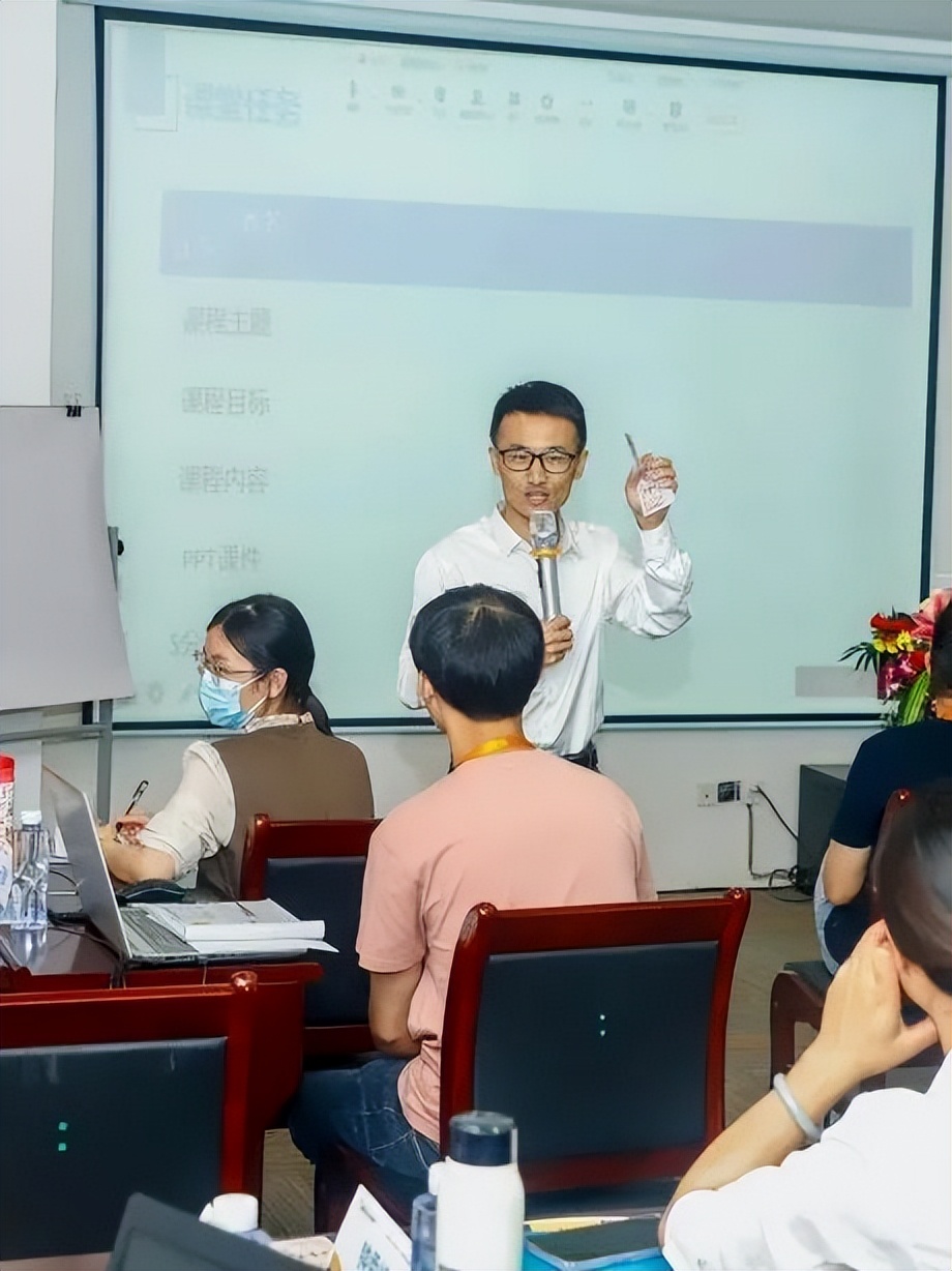 奕诗集团“师道匠心，薪火传递”内训师特训营完美收官