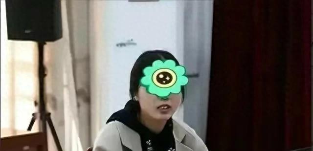 女教师欺骗黑人，说他不能再这么做了！淫秽视频曝光，外国崇拜！