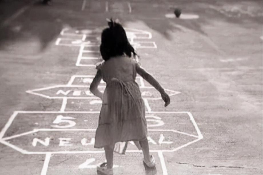 亲生母亲抛弃女儿20年后上门认亲,24年后亲生父母来认亲