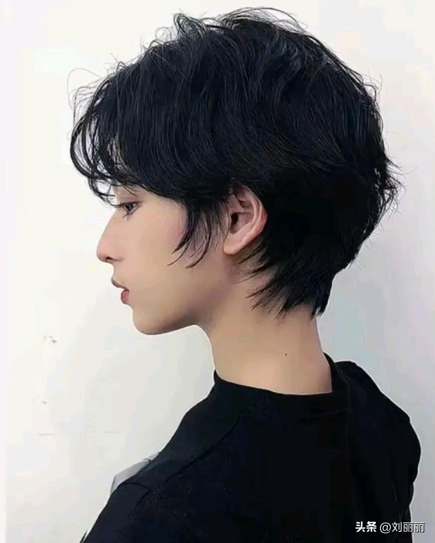 时尚大气好看的发型,最简单最时尚最好看的发型