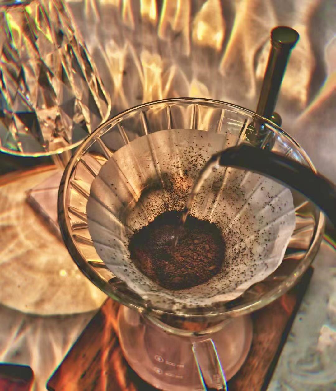 粤城人物：三次搬迁！广州越秀这家甜点店，老板娘1人撑住全部