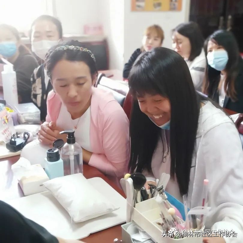 【公益项目】“公益美甲助力她力量”《美丽人生—社区妇女创业就业赋能项目》美甲技能培训正式开课！