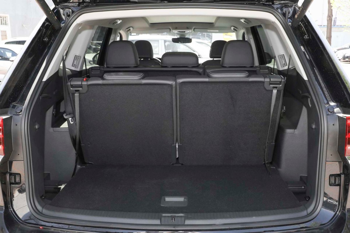 大众途昂suv空间大2022年落地价,大众途昂和哪些豪华suv是一个档次