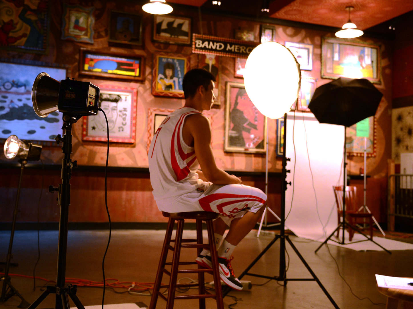 林书豪和阿迪达斯合作的球鞋,林书豪最近代言的篮球鞋