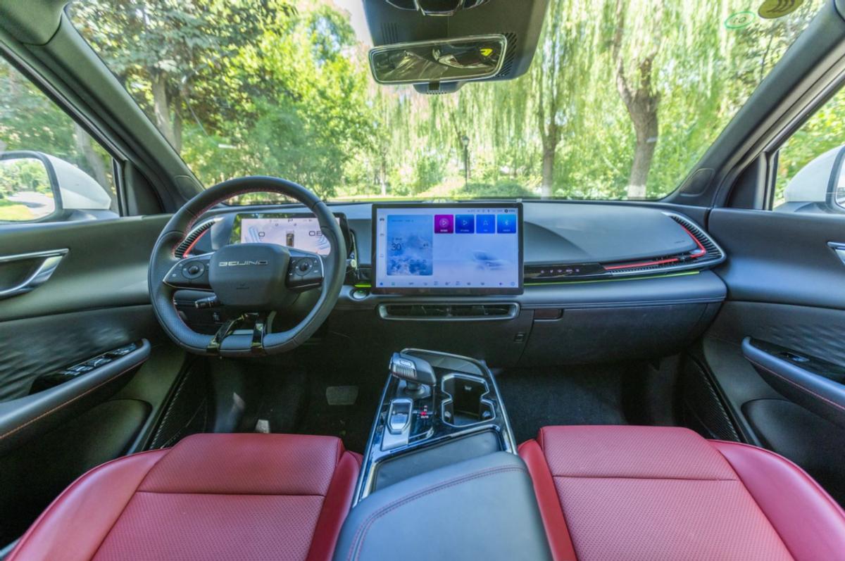 10万内最卷SUV？配行业一流华为鸿蒙OS，带你看北汽魔方