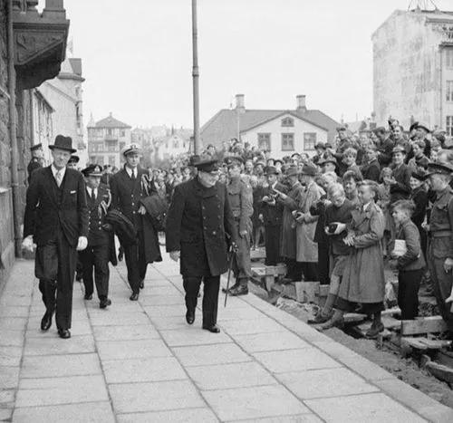 酋长是怎么形成的,酋长国的成立