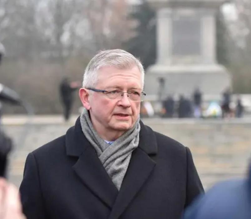 俄领土被波兰改名，不到24小时，普京签署总统令，预备役开始集训