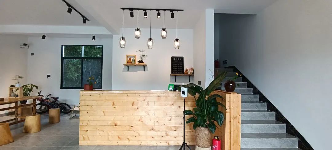 閲戠鍗佹湀鍥藉簡涓鍋囨湡浣忓鏀荤暐,閲戠涔嬬害