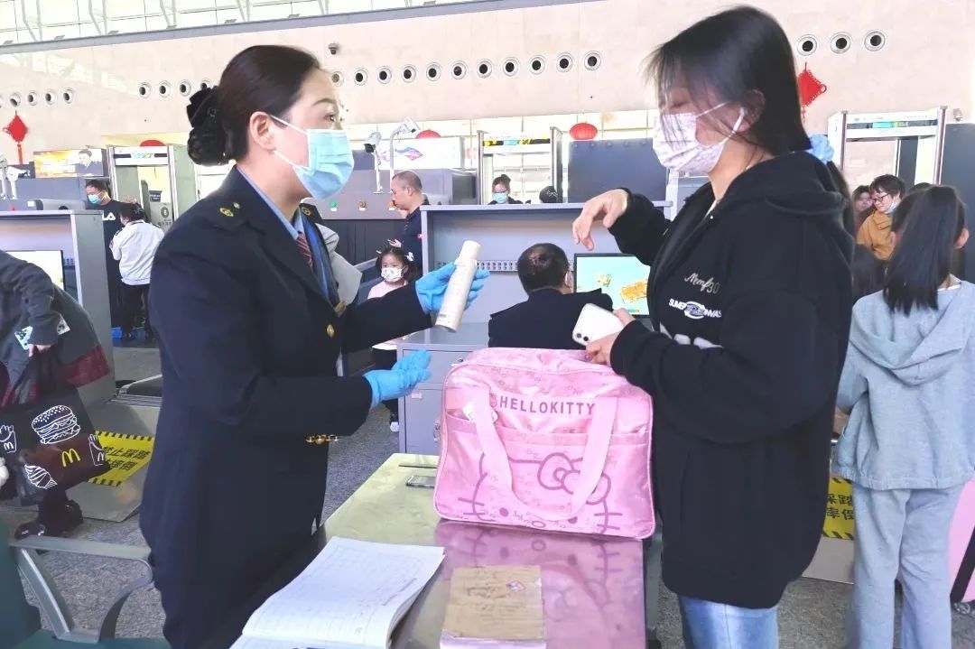 动起来为新的力量喝彩歌词,动起来给生活添点彩的图片