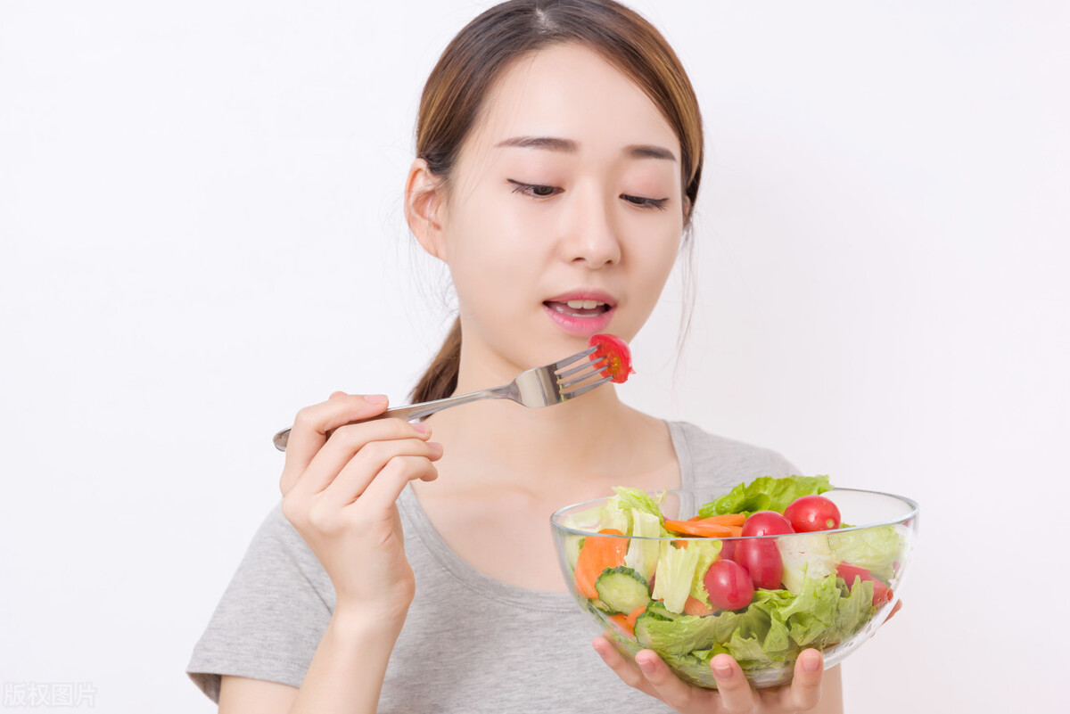 11岁1米4来月经还能长高吗,11岁的女孩来月经正常吗还长高吗