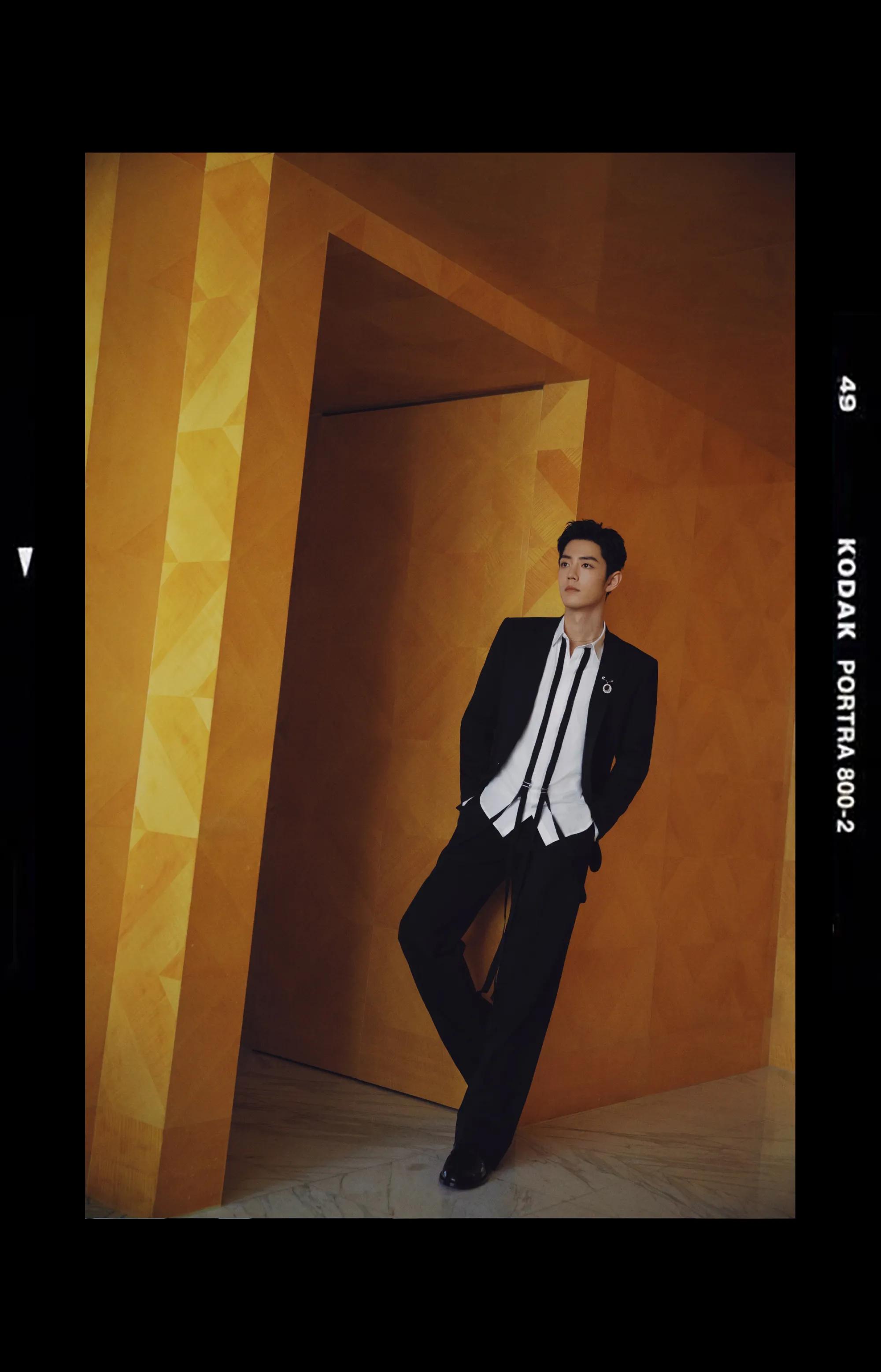 肖战近期活动造型,肖战微博之夜两套造型