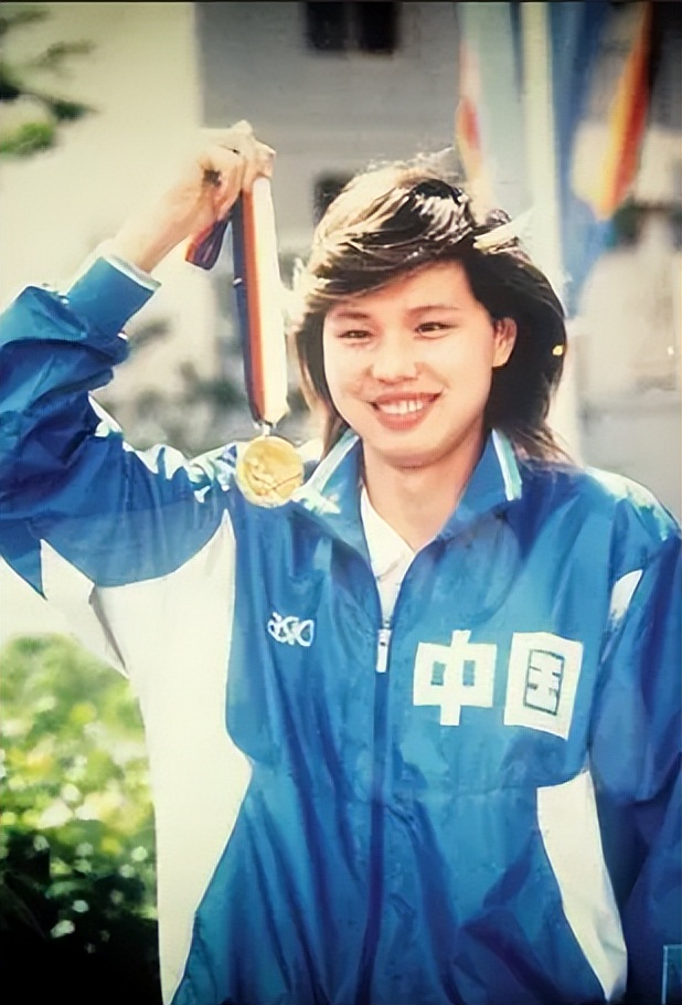 曾经的泳坛五朵金花是哪些人,泳坛90年代五朵金花