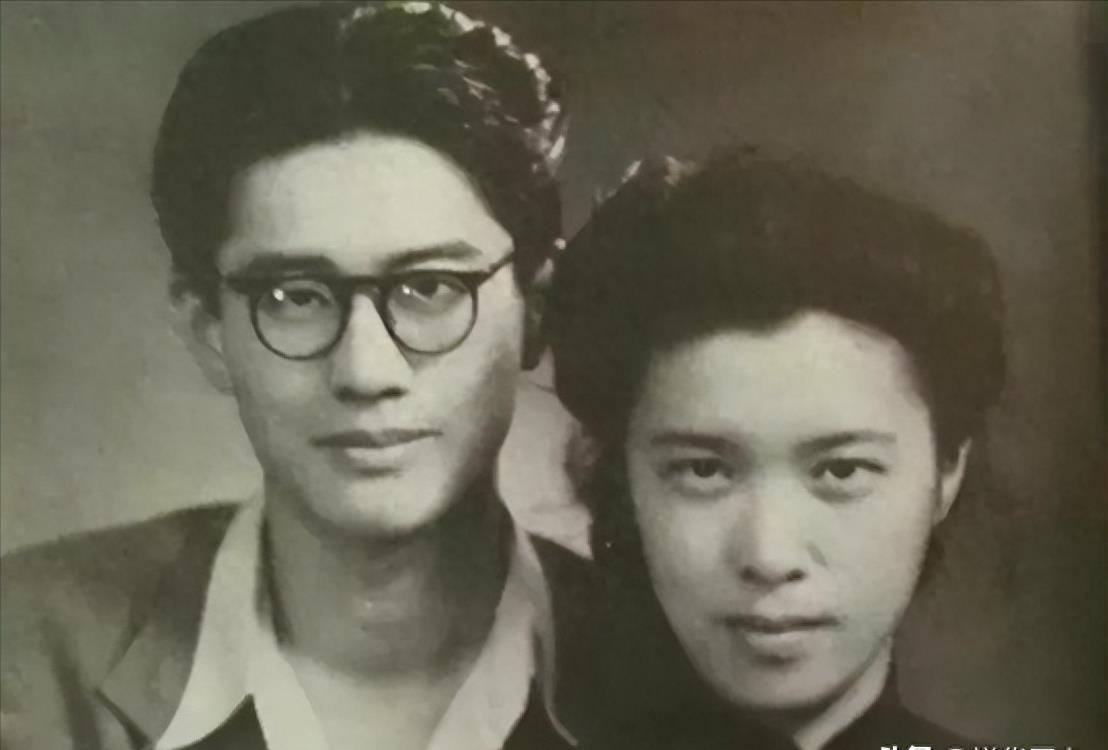 乔冠华到底有多强？联合国大会仰天大笑，毛*东泽**：一文顶两坦克师