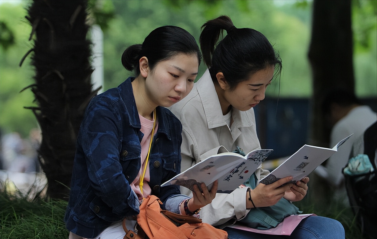 现在考公务员还有机会吗,哪个单位的公务员有福利房