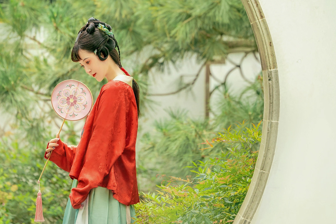 两位宋代无名蜀妓,两首小词深情又活泼,却暗藏深深的无奈