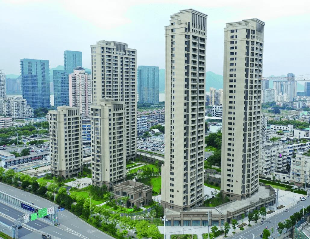 买26层期房，开发商烂尾盖24层，房没了钱还不退，损失谁来承担？