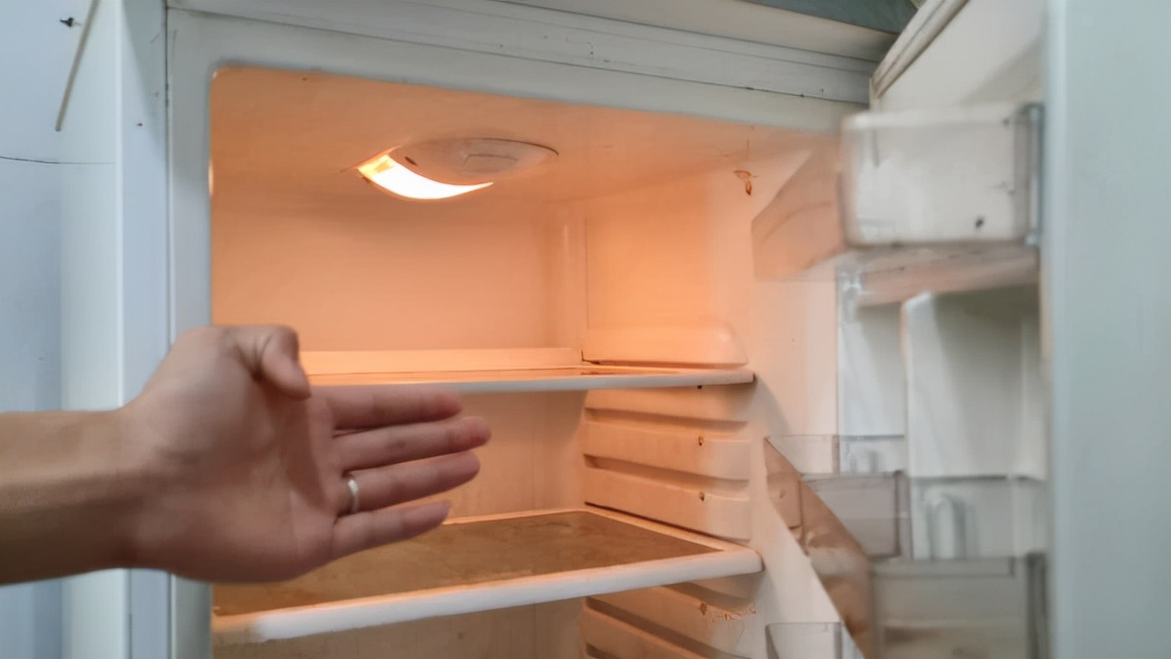 教你一招轻松解决冰箱异味,冰箱怎么去味去细菌