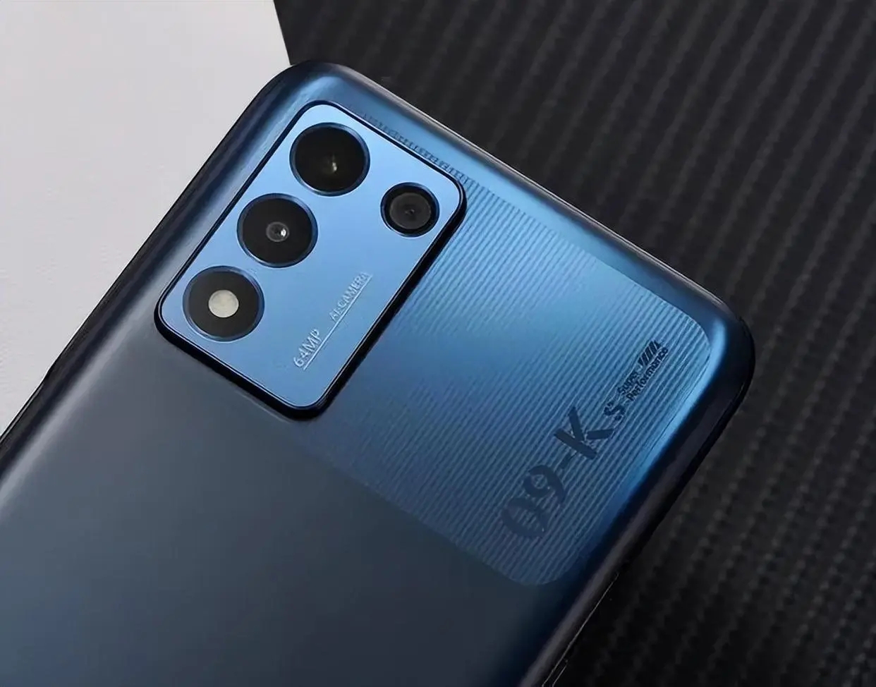 从2199元跌至1483元，5000mAh+6400万，“13GB运存”手机重回低价