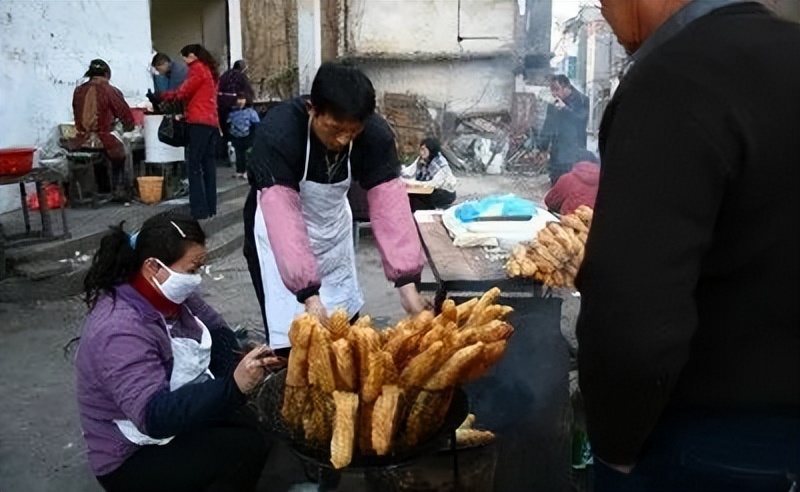 南昌夫妇开餐馆只收一元,夫妻开菜店每天亏本100块