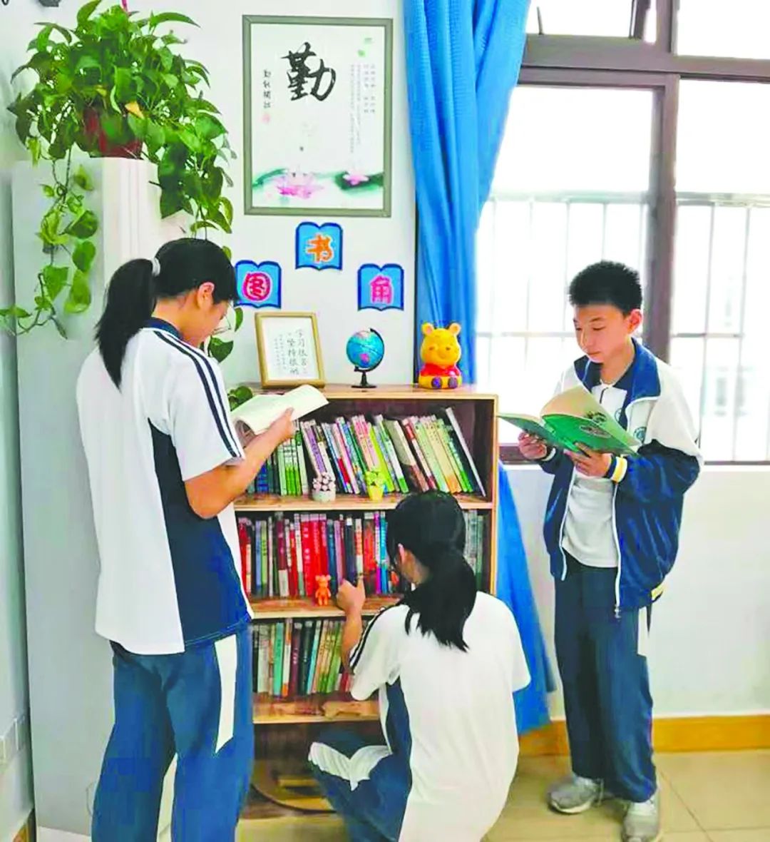 阅读赋能成长书香浸润校园绘画,阅读赋能成长书香浸润校园作文