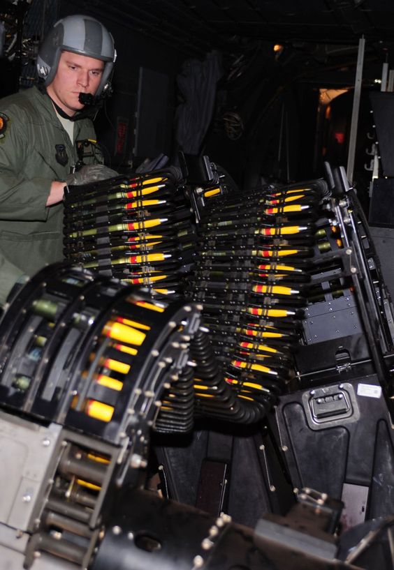 ac130空中炮艇榴弹炮,空中炮艇ac130中国有吗