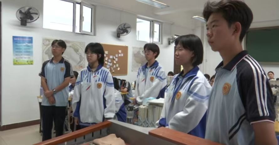 《榜样就在身边》“赤峰好人”获得者杲金华:一片丹心献教育满腔热情铸师魂