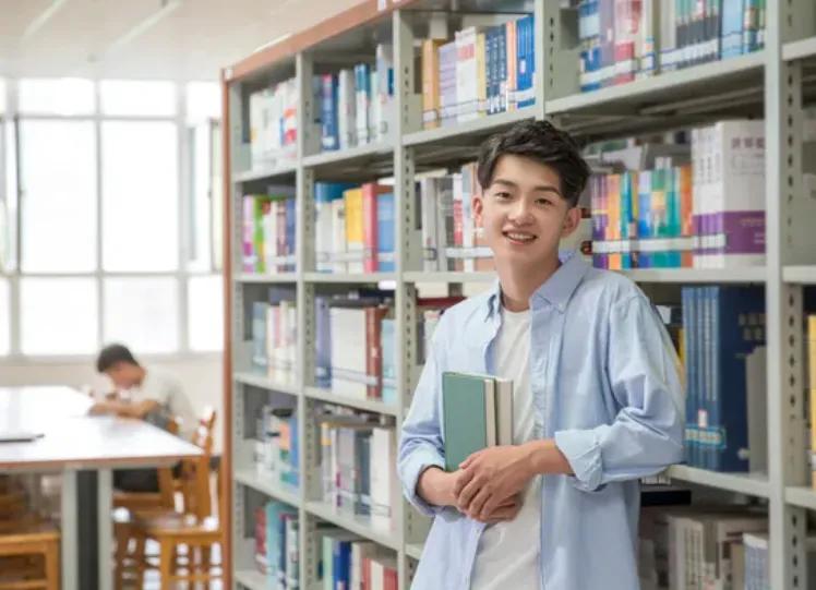 文科和理科都有哪些好就业的专业,文科专业和理科专业哪个专业好