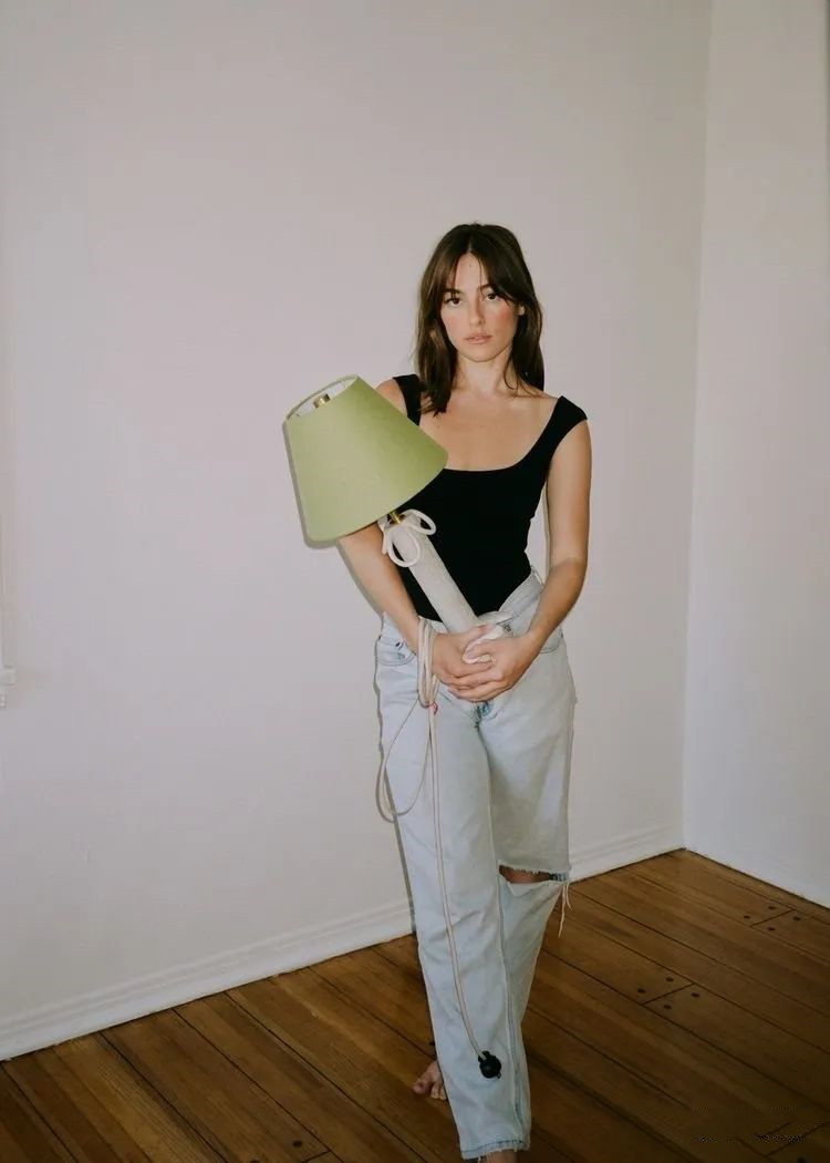 夏天穿黑色还是白色衣服好看,夏天来了穿白色好看还是黑色好看