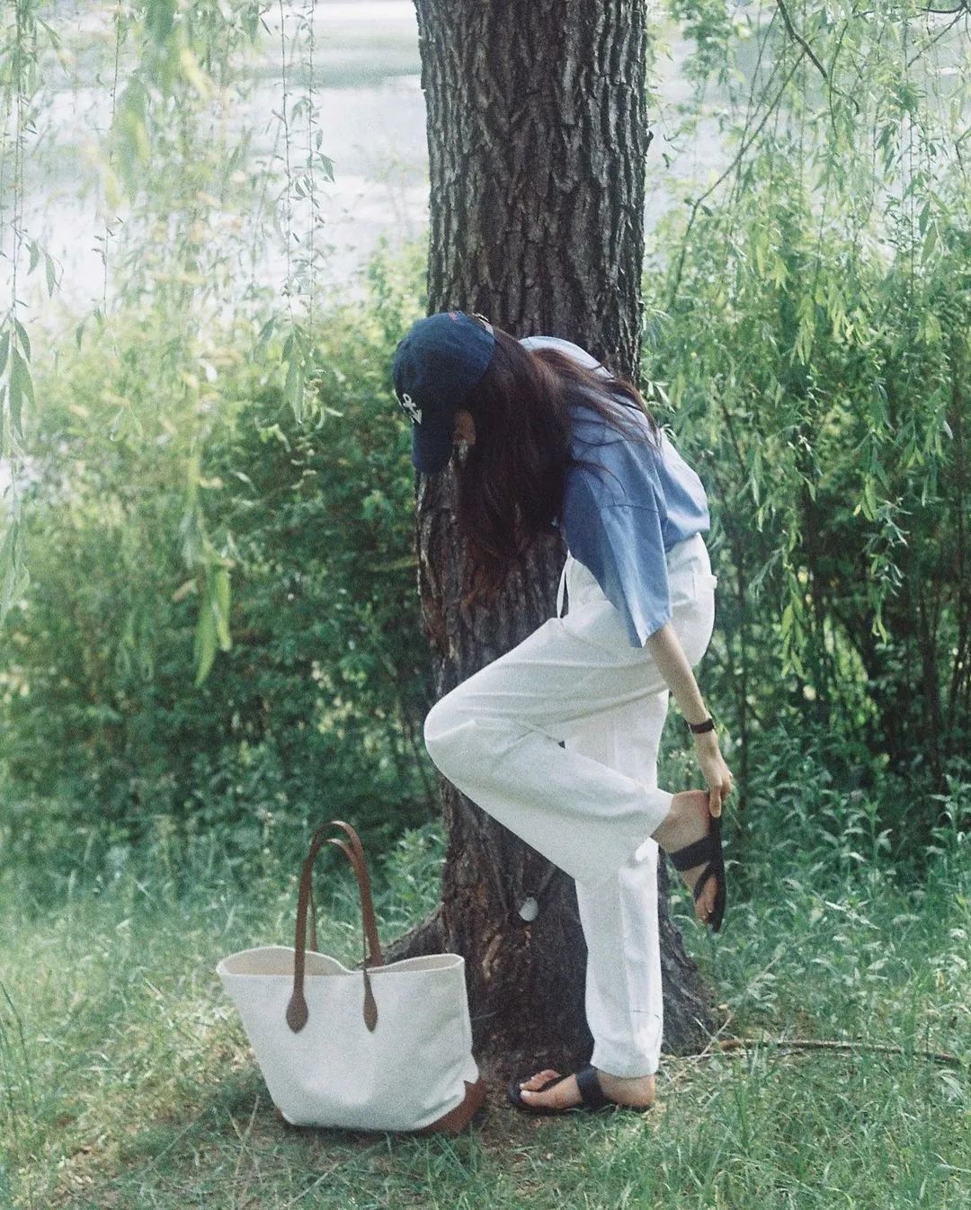 今年流行怎么穿t恤,今年最流行的减龄t恤