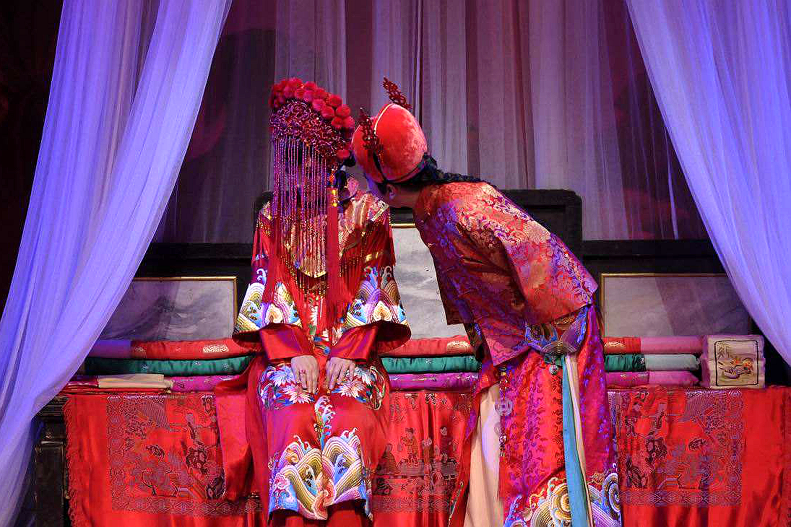 中国婚礼简介,原来中国婚礼这么有意思